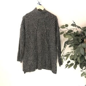 Vertigo Heavy Knit Sweater W Open Sides
